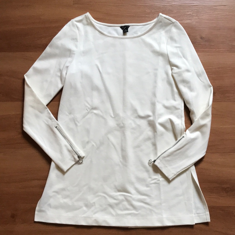 Ann Taylor white tunic. Size XS.